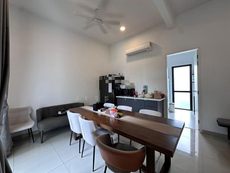 Rumah Berkembar untuk Dijual di Setia Alam (Selangor) - Jess Tee - Dining Room - PropertyGuru.com.my