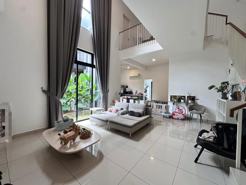 Rumah Berkembar untuk Dijual di Setia Alam (Selangor) - Jess Tee - Living Room - PropertyGuru.com.my