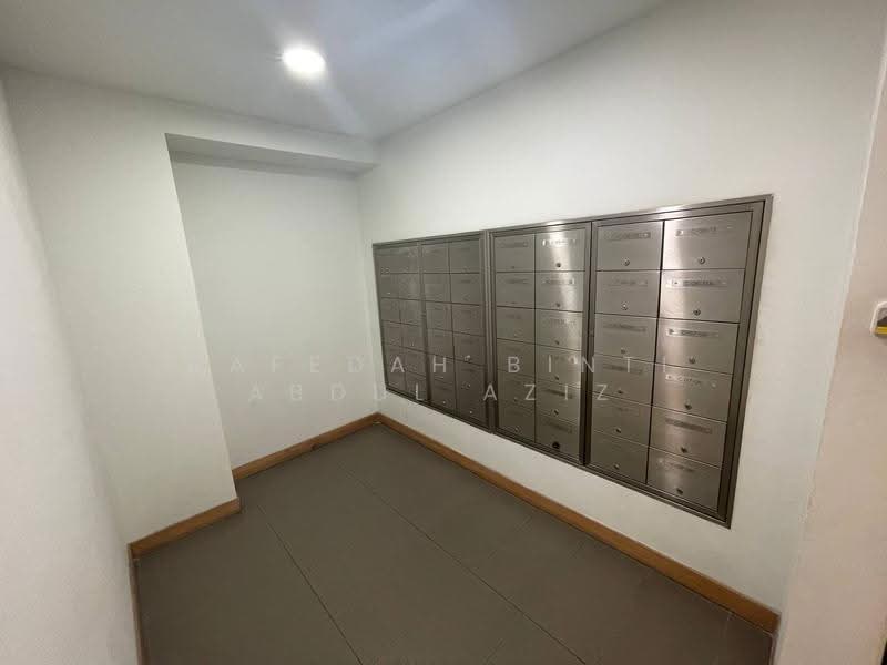 Kediaman Servis untuk Dijual di Radia Residences - Rafedah Binti Abdul Aziz - Corridor - PropertyGuru.com.my
