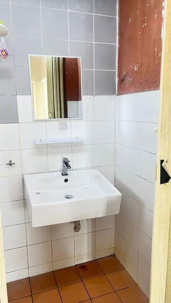 Apartment for Sale at Ruvena Villa - Jeev Syds - Bathroom - PropertyGuru.com.my