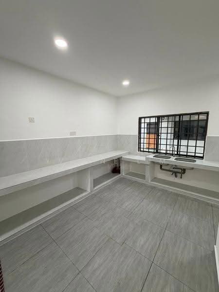 2-storey Terraced House for Sale in Taman Muhibbah (Kulai) - Yvonne Lim - Kitchen - PropertyGuru.com.my