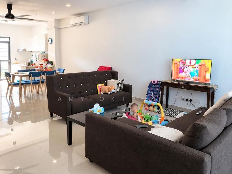 Rumah Teres 2-Tingkat untuk Dijual di Ceria Residence (Cyberjaya) - Amy Oktavia - Living Room - PropertyGuru.com.my