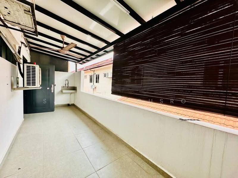 Rumah Teres 2-Tingkat untuk Dijual di Seksyen 7 (Shah Alam) - Salawati Busro - Balcony - PropertyGuru.com.my