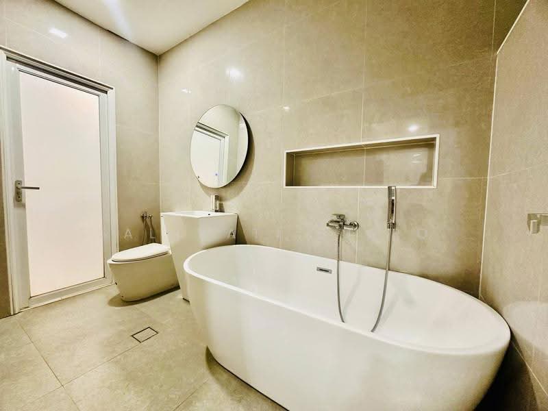 Rumah Teres 2-Tingkat untuk Dijual di Seksyen 7 (Shah Alam) - Salawati Busro - Bathroom - PropertyGuru.com.my