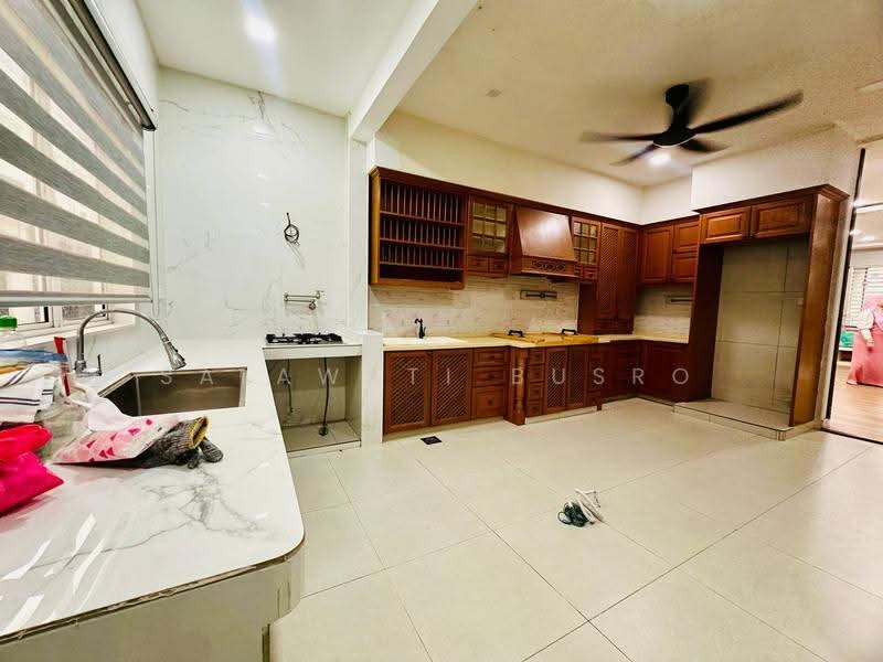Rumah Teres 2-Tingkat untuk Dijual di Seksyen 7 (Shah Alam) - Salawati Busro - Kitchen - PropertyGuru.com.my