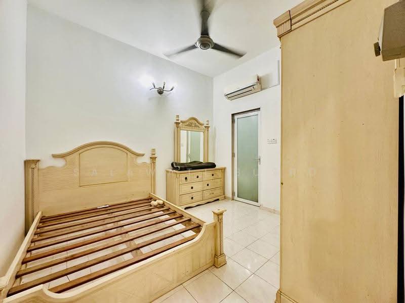 Rumah Teres 2-Tingkat untuk Dijual di Seksyen 7 (Shah Alam) - Salawati Busro - Bedroom - PropertyGuru.com.my