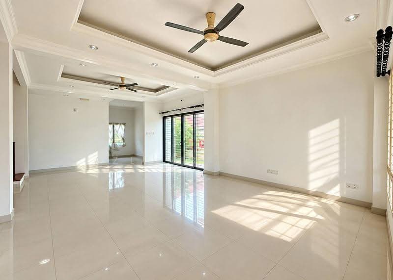 Rumah Berkembar untuk Dijual di Kampung Sungai Ramal Dalam (Bangi) - Azli Ibrahim - Living Room - PropertyGuru.com.my