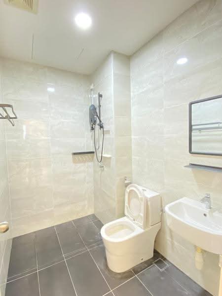 Kondominium untuk Disewa di SKS Pavillion Residences - Chloe Ying - Bathroom - PropertyGuru.com.my