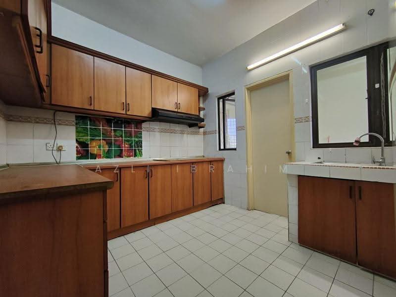 Condominium for Sale at Gurney Heights - Azli Ibrahim - Kitchen - PropertyGuru.com.my