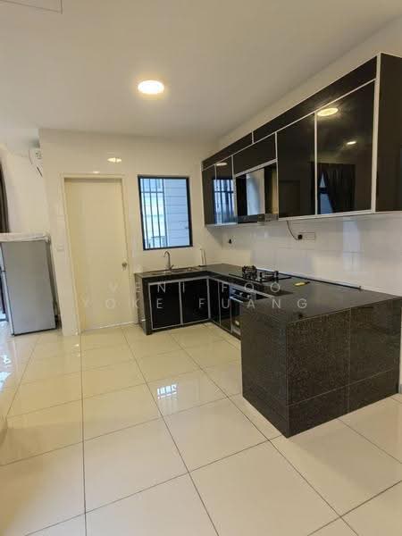 Semi-Detached House for Sale in Setia Alam (Selangor) - Veni Foo Yoke Fuang - Kitchen - PropertyGuru.com.my