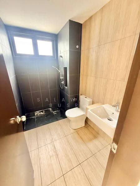 Rumah Teres untuk Dijual di Klang (Selangor) - Salawati Busro - Bathroom - PropertyGuru.com.my