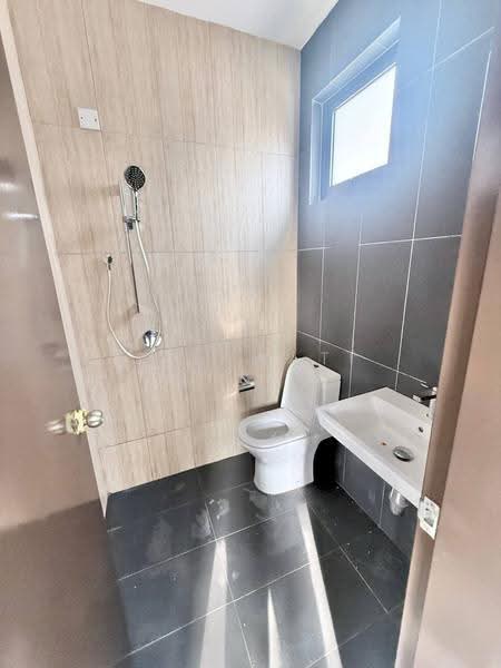Rumah Teres untuk Dijual di Klang (Selangor) - Salawati Busro - Bathroom - PropertyGuru.com.my