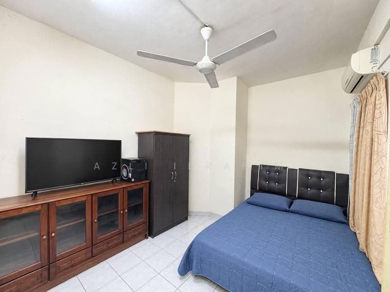 Condominium for Sale at Oakleaf Park - Azli Ibrahim - Bedroom - PropertyGuru.com.my