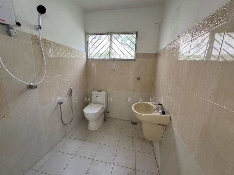 Bungalow House for Rent in Taman TAR (Tun Abdul Razak) (Ampang) - Luqman Ramli - Bathroom - PropertyGuru.com.my