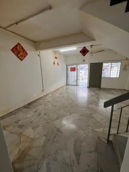 2-storey Terraced House for Rent in BANDAR PUCHONG JAYA (Puchong) - Elynn Ng - Living Room - PropertyGuru.com.my