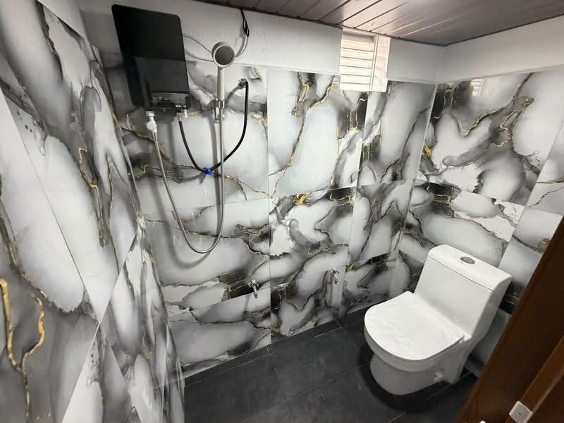 Rumah Teres 2-Tingkat untuk Dijual di Rawang Perdana 1 (Rawang) - Nicky Lai - Bathroom - PropertyGuru.com.my