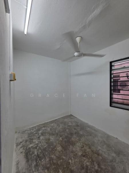Rumah Flat untuk Dijual di Jalan Haji Manan Flat - Grace Fan - PropertyGuru.com.my