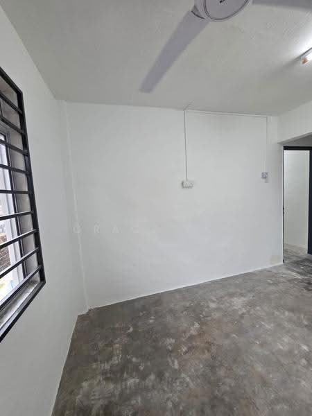 Rumah Flat untuk Dijual di Jalan Haji Manan Flat - Grace Fan - PropertyGuru.com.my