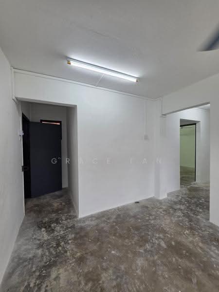 Rumah Flat untuk Dijual di Jalan Haji Manan Flat - Grace Fan - PropertyGuru.com.my