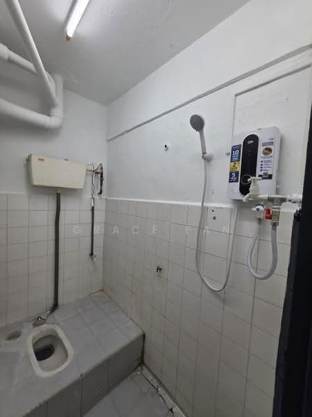 Rumah Flat untuk Dijual di Jalan Haji Manan Flat - Grace Fan - PropertyGuru.com.my