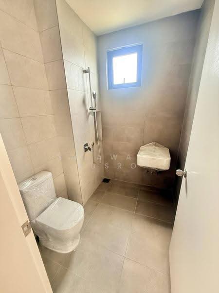 Cluster House for Sale in Telok Panglima Garang (Selangor) - Salawati Busro - Bathroom - PropertyGuru.com.my