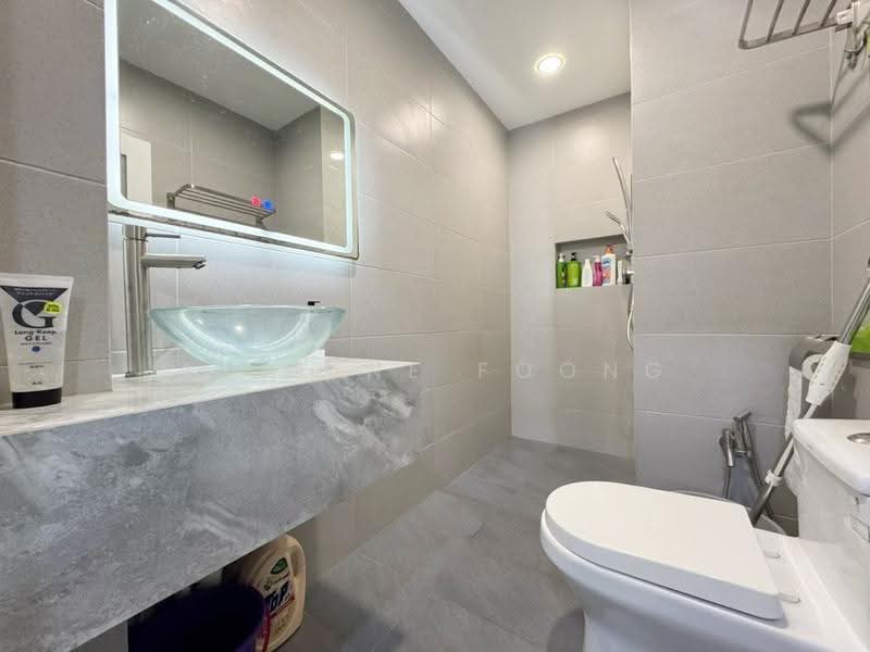 Rumah Teres untuk Dijual di Kota Kemuning (Shah Alam) - Adeline Foong - Bathroom - PropertyGuru.com.my