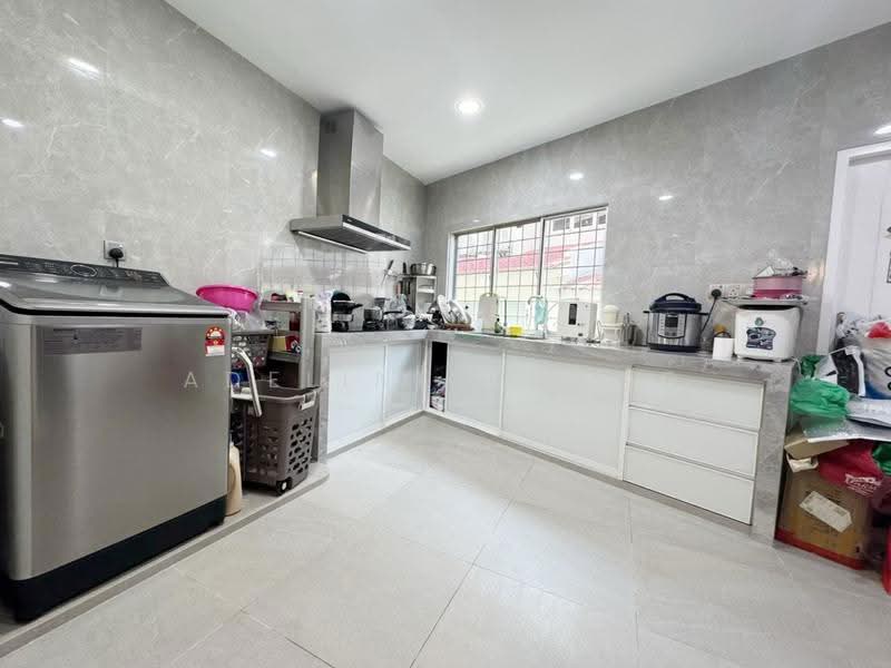 Rumah Teres untuk Dijual di Kota Kemuning (Shah Alam) - Adeline Foong - Kitchen - PropertyGuru.com.my