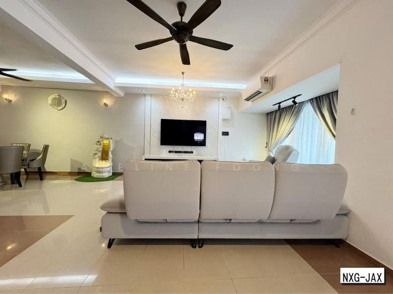 Rumah Teres untuk Dijual di Kota Kemuning (Shah Alam) - Adeline Foong - Living Room - PropertyGuru.com.my