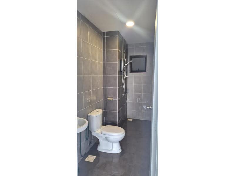 Kediaman Servis untuk Disewa di The Netizen - SL Yap - Bathroom - PropertyGuru.com.my