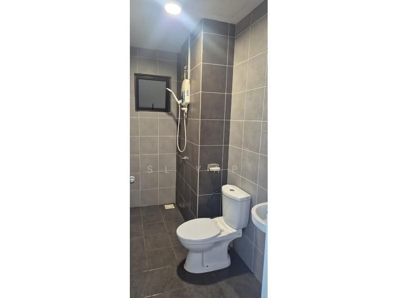 Kediaman Servis untuk Disewa di The Netizen - SL Yap - Bathroom - PropertyGuru.com.my