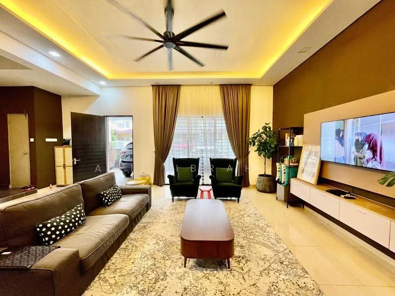 Rumah Teres 2-Tingkat untuk Dijual di Bandar Teknologi Kajang (Kajang) - Azli Ibrahim - Living Room - PropertyGuru.com.my