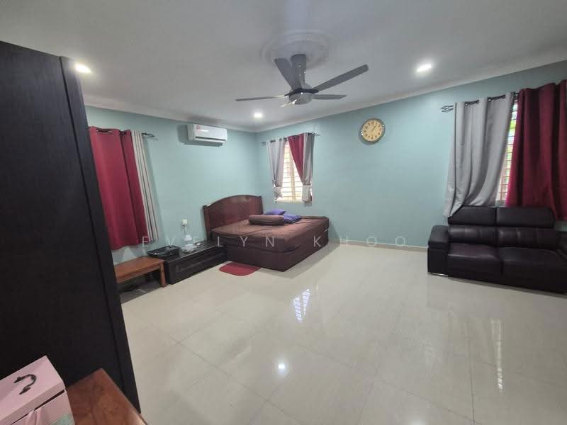 Bungalow House untuk Disewa di Taman Desa Country Homes (Rawang) - Evelyn Khoo - Bedroom - PropertyGuru.com.my