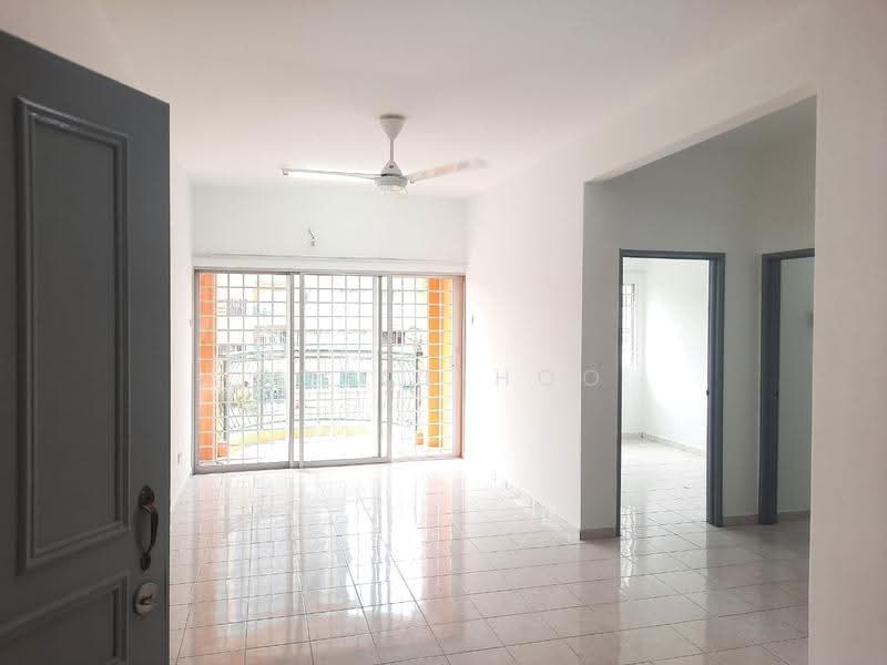 Pangsapuri untuk Dijual di Pangsapuri Sri Camellia - Joyce Hoo - Living Room - PropertyGuru.com.my