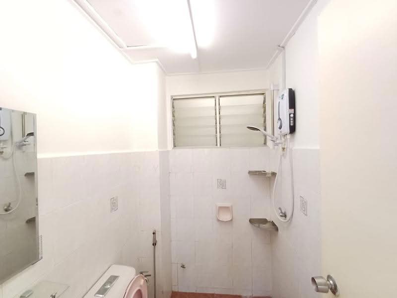 Pangsapuri untuk Dijual di Pangsapuri Sri Camellia - Joyce Hoo - Bathroom - PropertyGuru.com.my