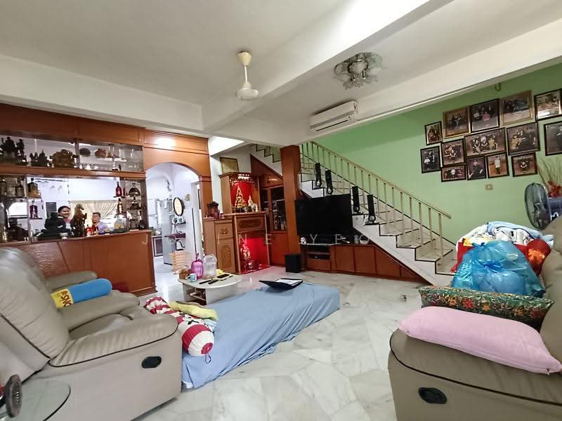 Rumah Teres 2-Tingkat untuk Dijual di Menglembu (Perak) - Joline YEOW - Living Room - PropertyGuru.com.my