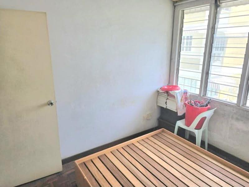 Pangsapuri untuk Dijual di Mawar Apartment - Kelvin Lim - Bedroom - PropertyGuru.com.my