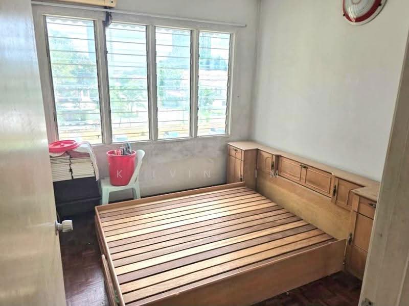 Pangsapuri untuk Dijual di Mawar Apartment - Kelvin Lim - Bedroom - PropertyGuru.com.my