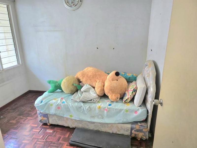 Pangsapuri untuk Dijual di Mawar Apartment - Kelvin Lim - Bedroom - PropertyGuru.com.my