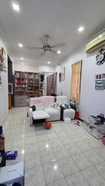 1-storey Terraced House for Sale in Taman Rinting (Johor Bahru) - Pauline Ng - Living Room - PropertyGuru.com.my