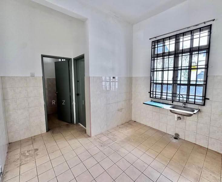 Rumah Teres 2-Tingkat untuk Dijual di Taman Bukit Dahlia (Pasir Gudang) - Arzaim Barimin - Interior - PropertyGuru.com.my