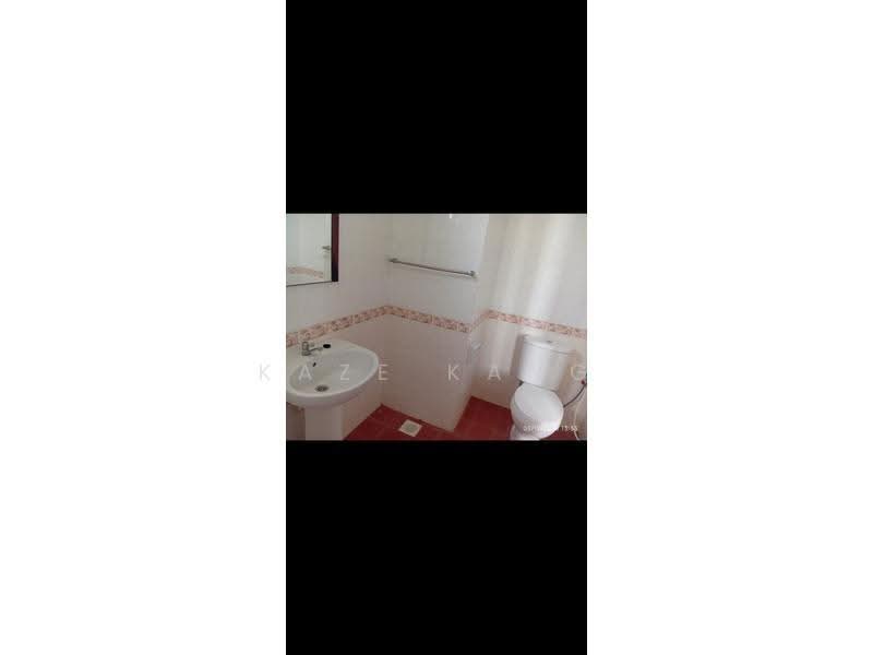 Pangsapuri untuk Disewa di Parkview Towers - Kaze Kang - Bathroom - PropertyGuru.com.my