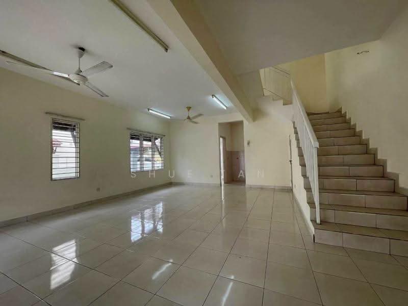 Rumah Teres untuk Disewa di Shah Alam (Selangor) - Shue Tan - Living Room - PropertyGuru.com.my