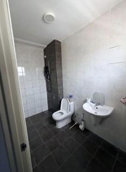 2-storey Terraced House for Rent in Pasir Gudang (Johor) - Hong Charng Lee - Bathroom - PropertyGuru.com.my