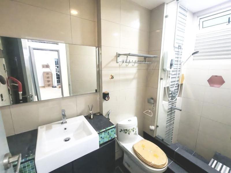 Kediaman Servis untuk Disewa di Tropez Residences - CK Lim - Bathroom - PropertyGuru.com.my