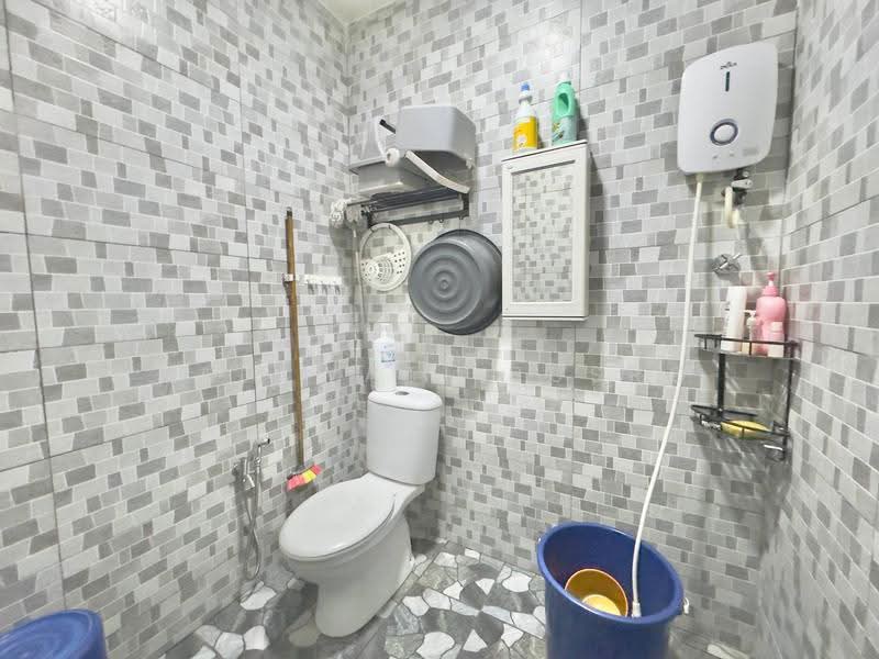 Rumah Teres untuk Dijual di Seksyen 32, Kemuning Green Ville (Shah Alam) - Salawati Busro - Bathroom - PropertyGuru.com.my
