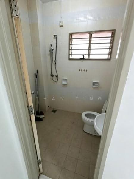Rumah Teres untuk Disewa di Shah Alam (Selangor) - Ethan Ting - Bathroom - PropertyGuru.com.my