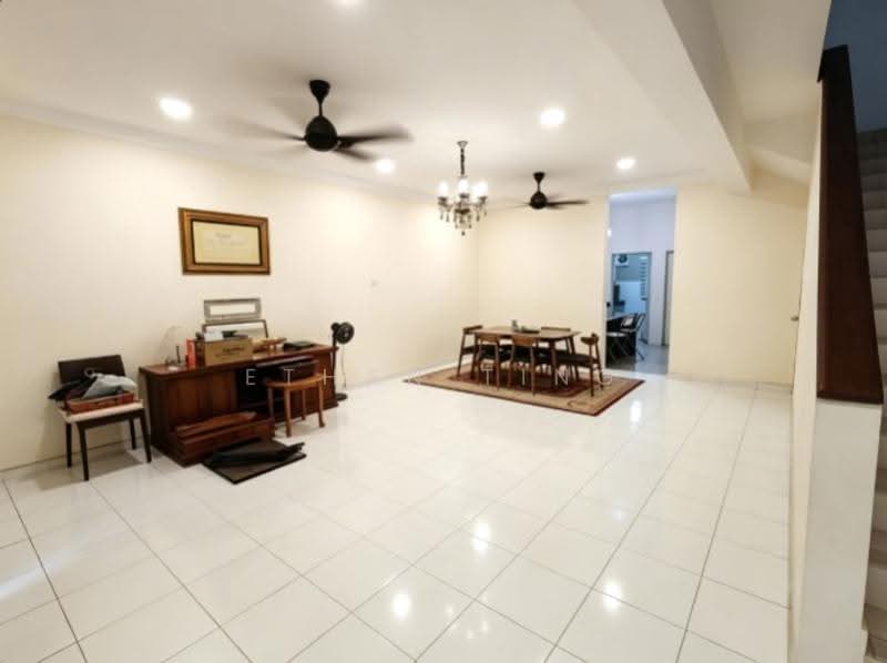 Rumah Teres untuk Disewa di Shah Alam (Selangor) - Ethan Ting - Living Room - PropertyGuru.com.my