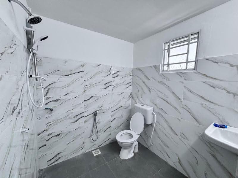 Bungalow House untuk Disewa di Taman Mas (Ipoh) - Rina Omar - Bathroom - PropertyGuru.com.my