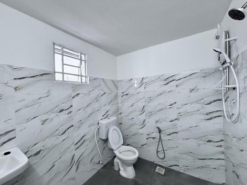 Bungalow House untuk Disewa di Taman Mas (Ipoh) - Rina Omar - Bathroom - PropertyGuru.com.my