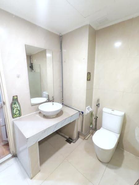 Service Residence for Rent at Parkview Service Apartment - Kew . - Bathroom - PropertyGuru.com.my
